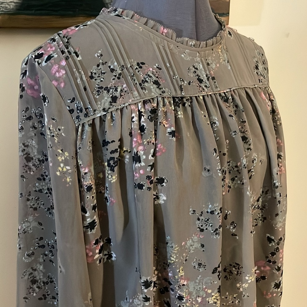 Wilfred Lourdes Floral Print Brown Grey Chiffon Blouse Size Medium - Picture 3 of 16